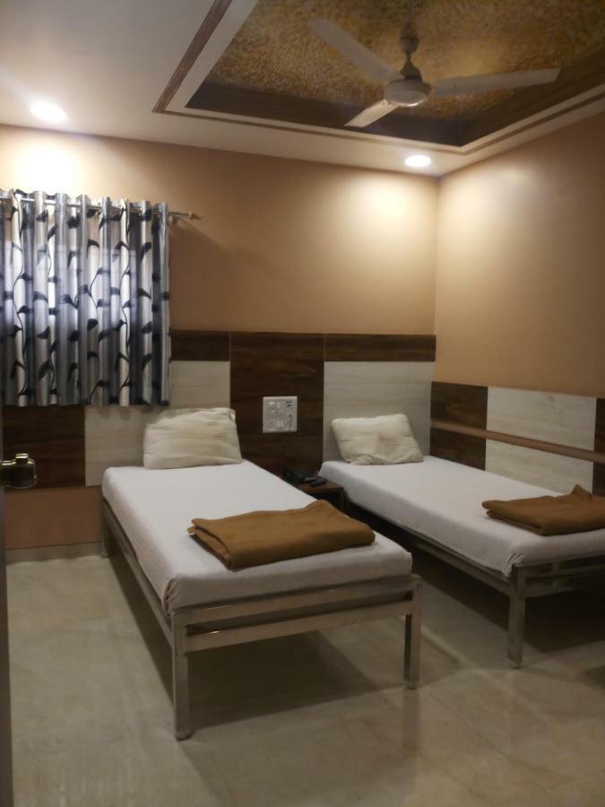 Hotel Crystal Surat Exterior photo